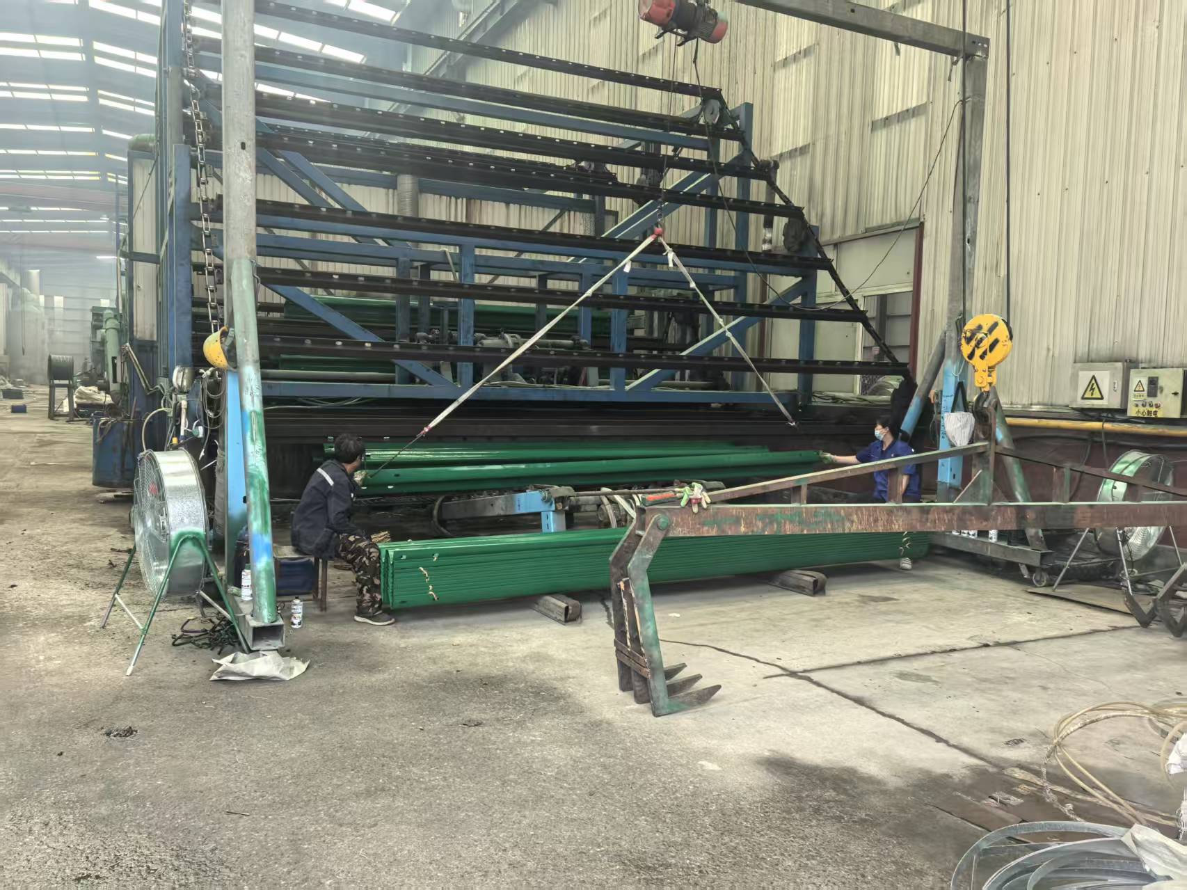 泰安市三波波形护栏环氧锌基波形护栏 - 方案